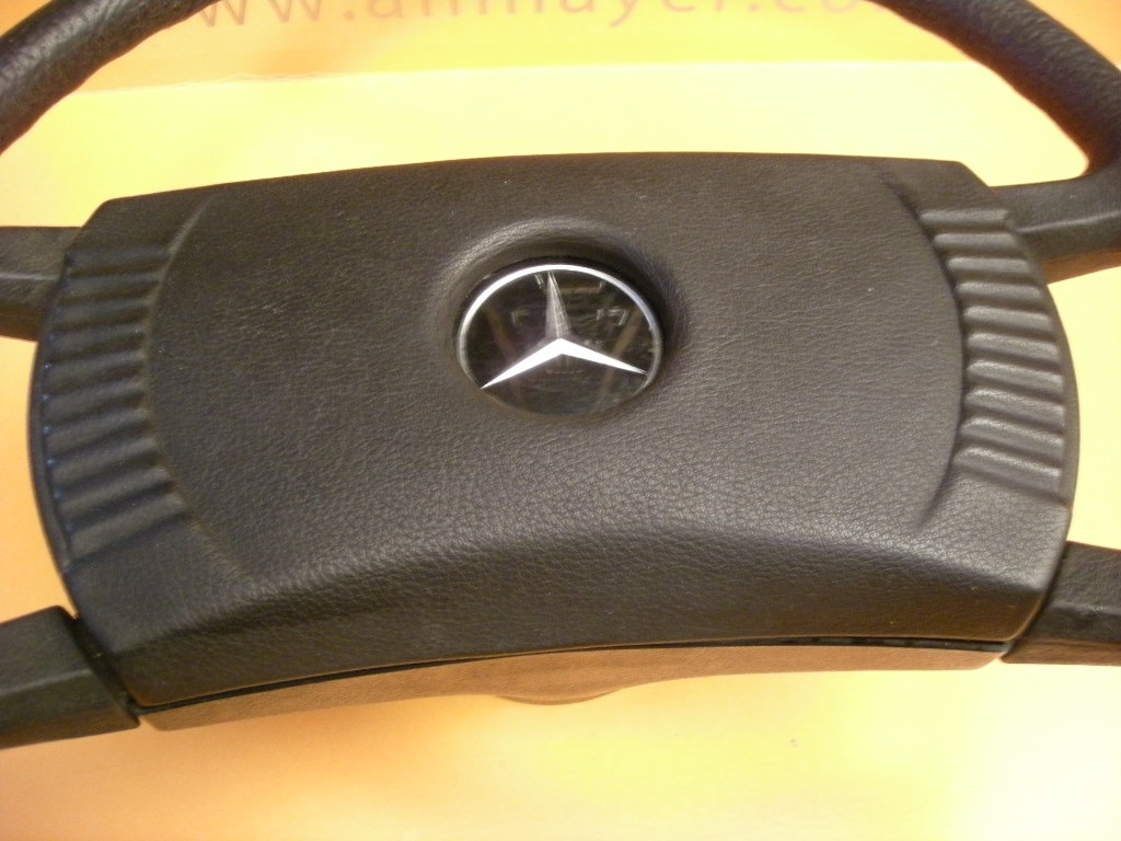 Lenkrad für Mercedes W114, W115, W116, W123 - Oldtimerhandel Allmayer